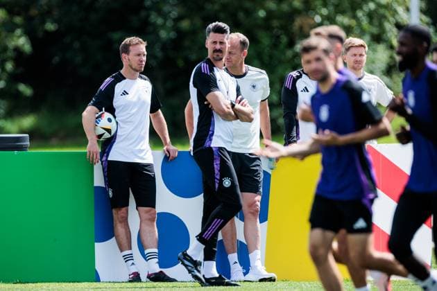 UEFA EURO 2024 final training Germany 18 06 2024 Julian Nagelsmann coach, national coach Germany , Sandro Wagner co-coach Germany watch the training UEFA EURO 2024 final training Germany before the match against Hungary Herzobase, Herzogenaurach on 18 06 2024 Copyright: xBEAUTIFULxSPORTS Wunderlx