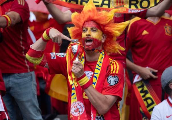 Spain v Croatia: Group B - UEFA EURO, EM, Europameisterschaft,Fussball 2024 BERLIN, GERMANY - JUNE 15: A face painted fan of Spain cheers on their team with a replica of the UEFA Euros trophy during the UEFA EURO 2024 group stage match between Spain and Croatia at Olympiastadion on June 15, 2024 in Berlin, Germany. (Photo by Joe Prior Visionhaus via ) Berlin Olympiastadion Berlin Germany Copyright: xVisionhausx 776079079