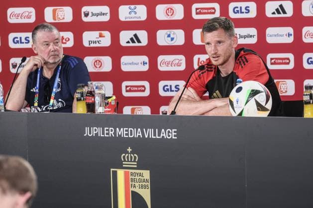 spokesman Stefan Van Loock and Belgium s Jan Vertonghen pictured during a press conference, PK, Pressekonferenz of Belgian national soccer team Red Devils, Tuesday 18 June 2024 at their base camp in Freiberg am Neckar, Germany, during the UEFA EURO, EM, Europameisterschaft,Fussball 2024 European Soccer Championships. The Red Devils play in Group E at the Euro 2024 European Championships in Germany. BRUNOxFAHY  x94792806x
