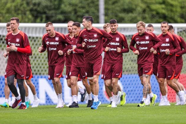 18.06.2024 HANNOVER, NIEMCY PILKA NOZNA (FOOTBALL) UEFA EURO, EM, Europameisterschaft,Fussball 2024 - CENTRUM TRENINGOWE REPREZENTACJI POLSKI - HANNOVER 96 ACADEMIE KONFERENCJA PRASOWA I TRENING REPREZENTACJI POLSKI NZ TRENING REPREZENTACJI POLSKI ILUSTRACJA, ROBERT LEWANDOWSKI FOTO LUKASZ GROCHALA CYFRASPORT NEWSPIX.PL --- Newspix.pl  20240618CSLG0001