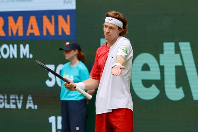 Andrey Rublev Russia looks disappointed, TERRA WORTMANN Open 2024, Marcos Giron vs Andrey Rublev, Gerry Weber Stadion, 18 06 2024, Halle, Germany