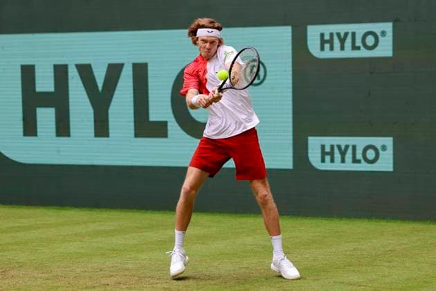 Andrey Rublev Russia controls the ball, TERRA WORTMANN Open 2024, Marcos Giron vs Andrey Rublev, Gerry Weber Stadium, 18 06 2024, Halle, Germany