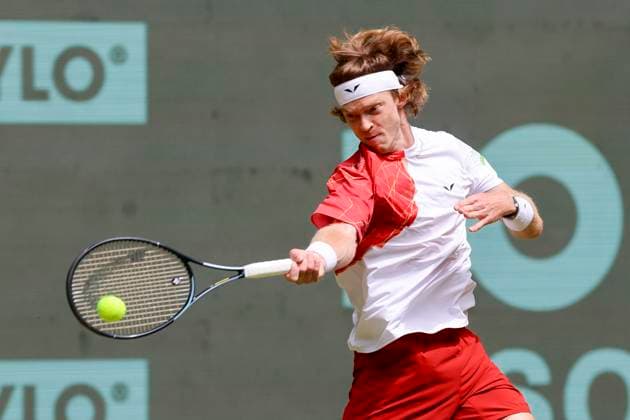 Andrey Rublev Russia controls the ball, TERRA WORTMANN Open 2024, Marcos Giron vs Andrey Rublev, Gerry Weber Stadium, 18 06 2024, Halle, Germany