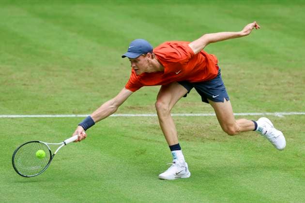 Jannik Sinner Italy controls the ball, TERRA WORTMANN Open 2024, Jannik Sinner vs Tallon Griekspoor, Gerry Weber Stadium, 18 06 2024, Halle, Germany