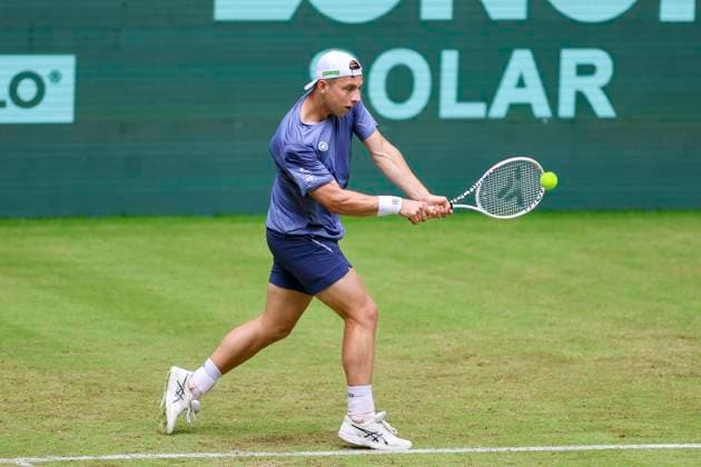Tallon Griekspoor Netherlands controls the ball, TERRA WORTMANN Open 2024, Jannik Sinner vs Tallon Griekspoor, Gerry Weber Stadion, 18 06 2024, Halle, Germany