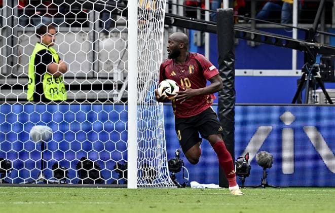 17 06 2024, xscotx, Football EM 2024, Belgium Slovakia, emspor, v l Romelu Lukaku Bolingoli Belgium Belgium national soccer team Equipe de Belgique de football Torjubel, Jubel, Goal celebration, celebrate the goal zum Abseits Tor Abseitstor Frankfurt am Main