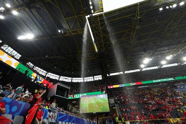 Raion water comes in through the roof before the start of the match Turkiye v Georgia, UEFA European Championship, EM, Europameisterschaft 2024, Group F, Football, BVB Stadion, Dortmund, Germany, 18 Jun 2024 EDITORIAL USE ONLY No use with unauthorised audio, video, data, fixture lists, club league logos or live services. Online in-match use limited to 120 images, no video emulation. No use in betting, games or single club league player publications. Copyright: xPaulxCurrie Shutterstockx 14543470h