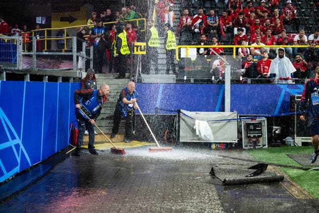 240618 General view as rain falls inside the stadium ahead of the UEFA Euro 2024 Football Championship match between Türkiye and Georgia on June 18, 2024 in Dortmund Photo Jesper Zerman BILDBYRAN kod JZ JZ0541 fotboll football soccer fotball fotballs em europamästerskap em uefa euro uefa european football championship euro 2024 türkiye georgien georgia bbeng turkiet turkey  Copyright: JESPERxZERMAN BB240618JZ011