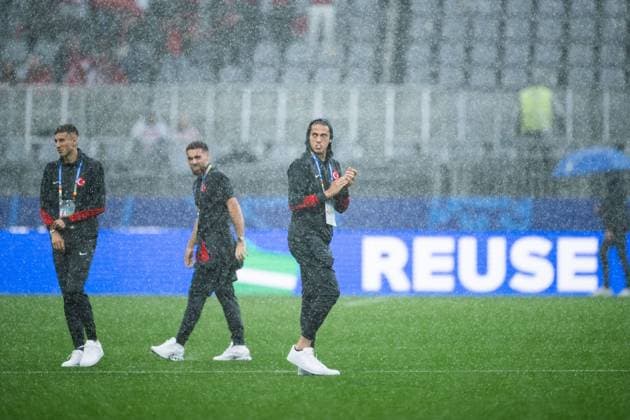 240618 Players of Türkiye ahead of the UEFA Euro 2024 Football Championship match between Türkiye and Georgia on June 18, 2024 in Dortmund Photo Jesper Zerman BILDBYRAN kod JZ JZ0541 fotboll football soccer fotballs em europamästerskap em uefa euro uefa european football championship euro 2024 türkiye georgien georgia bbeng turkiet turkey  Copyright: JESPERxZERMAN BB240618JZ027