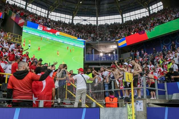Turkey v Georgia, Euro 2024 Fans clash during the Turkey v Georgia, UEFA EURO, EM, Europameisterschaft,Fussball 2024 Round 1 Group F match at BVB Stadion, Dortmund, Germany on 18 June 2024 Editorial use only. All images are copyright Every Second Media Limited. No images may be reproduced without prior permission. Copyright: xIMAGO EveryxSecondxMediax ESM-1031-0002