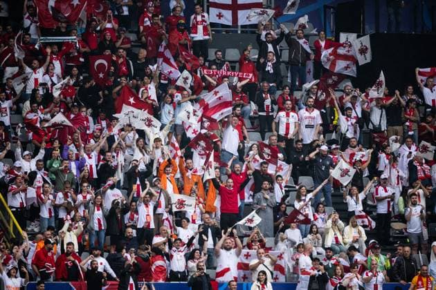 240618 Fans of Georgia ahead of the UEFA Euro 2024 Football Championship match between Türkiye and Georgia on June 18, 2024 in Dortmund Photo Jesper Zerman BILDBYRAN kod JZ JZ0541 fotboll football soccer fotballs em europamästerskap em uefa euro uefa european football championship euro 2024 türkiye georgien georgia bbeng turkiet turkey publik  Copyright: JESPERxZERMAN BB240618JZ029