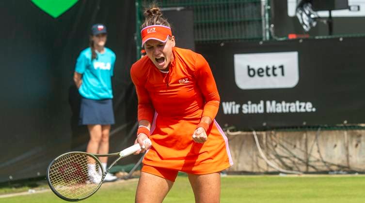 18 06 2024, WTA 500, Tennis, Women, ecotrans Ladies Open 2024, Berlin, Singles, 1 Round, Veronika Kudermetova Russia Liudmila Samsonova Russia Veronika Kudermetova Russia cheers Berlin Steffi Graf Stadium Berlin Germany
