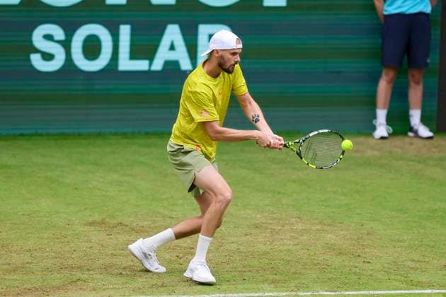Oscar Otte Germany controls the ball, TERRA WORTMANN Open 2024, Oscar Otte vs Alexander Zverev, Gerry Weber Stadium, 18 06 2024, Halle, Germany