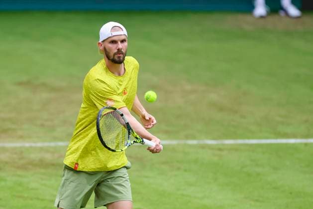 Oscar Otte Germany controls the ball, TERRA WORTMANN Open 2024, Oscar Otte vs Alexander Zverev, Gerry Weber Stadium, 18 06 2024, Halle, Germany