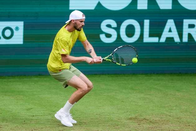 Oscar Otte Germany controls the ball, TERRA WORTMANN Open 2024, Oscar Otte vs Alexander Zverev, Gerry Weber Stadium, 18 06 2024, Halle, Germany