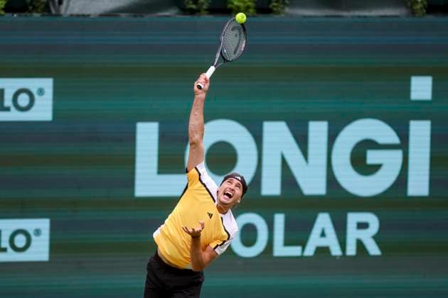 Alexander Zverev Germany controls the ball, TERRA WORTMANN Open 2024, Oscar Otte vs Alexander Zverev, Gerry Weber Stadium, 18 06 2024, Halle, Germany