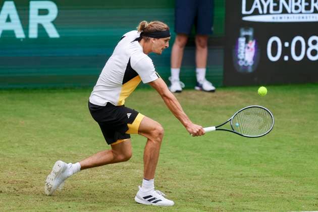 Alexander Zverev Germany controls the ball, TERRA WORTMANN Open 2024, Oscar Otte vs Alexander Zverev, Gerry Weber Stadium, 18 06 2024, Halle, Germany