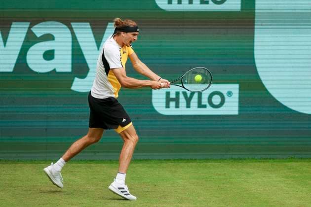 Alexander Zverev Germany controls the ball, TERRA WORTMANN Open 2024, Oscar Otte vs Alexander Zverev, Gerry Weber Stadium, 18 06 2024, Halle, Germany
