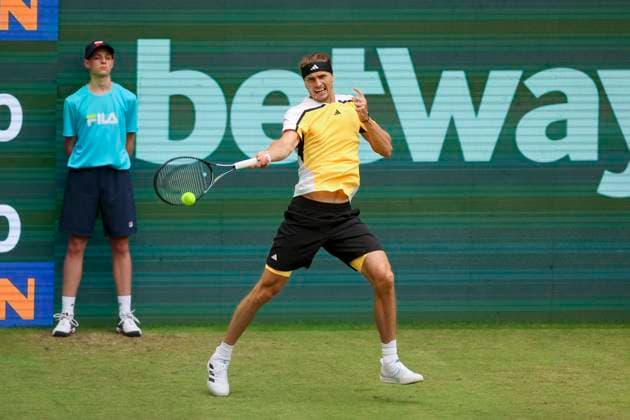 Alexander Zverev Germany controls the ball, TERRA WORTMANN Open 2024, Oscar Otte vs Alexander Zverev, Gerry Weber Stadium, 18 06 2024, Halle, Germany