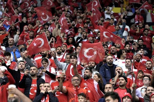 turkey supporters during the Euro 2024 soccer match between Turkey and Georgia at the Signal Iduna Park, Dortmund, Germany - Tuesday 18, 2024. - Soccer.  Copyright: xFabioxFerrari LaPressex