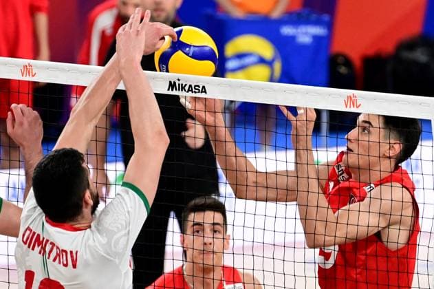 Volleyball, Nations League, Bulgarien - Türkei Ljubljana, Slovenia, June 18st 2024: Dimitar Dimitrov of Bulgaria (L) in action against Ramazan Efe Mandiraci of Turkey (R) during the FIVB Men s Volleyball Nations League match between Bulgaria and Turkey at Arena Stozice, Ljubljana, Slovenia. (Igor Kupljenik SPP) Copyright: xIgorxKupljenikx xSPPx spp-en-IgKuSp-IKO_0346