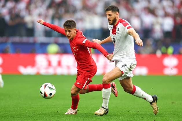 Türkei - Georgien 18. Juni 2024, Dortmund UEFA EUROs Gruppe F Türkei - Georgien Arda Gulerk (Türkei) und Lasha Dvali (Georgien) Foto Charlotte Wilson Abseits Dortmund Deutschland  Copyright: xCharlottexWilsonx xOffsidexOffside