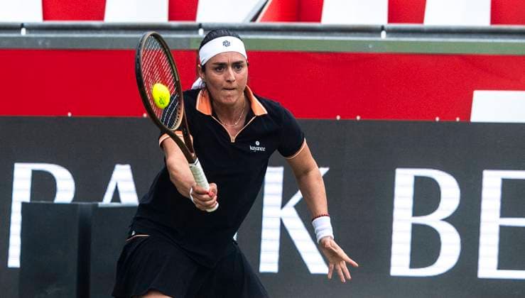 18 06 2024, WTA 500, Tennis, Women, ecotrans Ladies Open 2024, Berlin, Singles, 1 Round, Xinyu Wang China Ons Jabeur Tunisia Ons Jabeur Tunisia Berlin Steffi Graf Stadium Berlin Germany