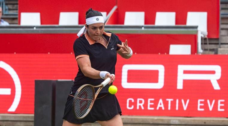 18 06 2024, WTA 500, Tennis, Women, ecotrans Ladies Open 2024, Berlin, Singles, 1 Round, Xinyu Wang China Ons Jabeur Tunisia Ons Jabeur Tunisia Berlin Steffi Graf Stadium Berlin Germany