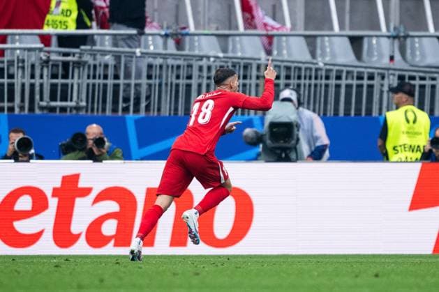 240618 Mert Muldur of Türkiye celebrates after 1 0 during the UEFA Euro 2024 Football Championship match between Türkiye and Georgia on June 18, 2024 in Dortmund Photo Jesper Zerman BILDBYRAN kod JZ JZ0541 fotboll football soccer fotballs em europamästerskap em uefa euro uefa european football championship euro 2024 türkiye georgien georgia bbeng turkiet turkey jubel  Copyright: JESPERxZERMAN BB240618JZ065