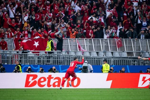 240618 Mert Muldur of Türkiye celebrates after 1 0 during the UEFA Euro 2024 Football Championship match between Türkiye and Georgia on June 18, 2024 in Dortmund Photo Jesper Zerman BILDBYRAN kod JZ JZ0541 fotboll football soccer fotballs em europamästerskap em uefa euro uefa european football championship euro 2024 türkiye georgien georgia bbeng turkiet turkey jubel  Copyright: JESPERxZERMAN BB240618JZ066