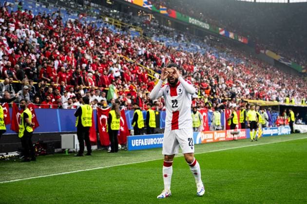 240618 Georges Mikautadze of Georgia celebrates after 1 1 during the UEFA Euro 2024 Football Championship match between Türkiye and Georgia on June 18, 2024 in Dortmund Photo Jesper Zerman BILDBYRAN kod JZ JZ0541 fotboll football soccer fotballs em europamästerskap em uefa euro uefa european football championship euro 2024 türkiye georgien georgia bbeng turkiet turkey jubel  Copyright: JESPERxZERMAN BB240618JZ078