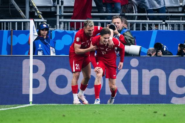 240618 Baris Alper Yilmaz and Kenan Yildiz of Türkiye celebrate after 2 0 that is later disallowed after VAR check during the UEFA Euro 2024 Football Championship match between Türkiye and Georgia on June 18, 2024 in Dortmund Photo Jesper Zerman BILDBYRAN kod JZ JZ0541 fotboll football soccer fotballs em europamästerskap em uefa euro uefa european football championship euro 2024 türkiye georgien georgia bbeng turkiet turkey jubel  Copyright: JESPERxZERMAN BB240618JZ079