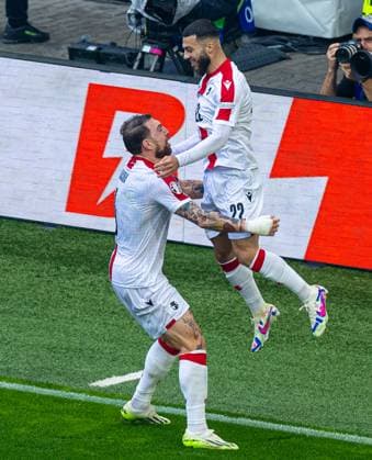 Football - UEFA EURO, EM, Europameisterschaft,Fussball 2024 - Group F - Turkey v Georgia DORTMUND, GERMANY - Tuesday, June 18, 2024: Georgia s Georges Mikautadze celebrates after scoring the first equalising goal during the UEFA Euro 2024 Group F match between Turkey and Georgia at the Westfalenstadion. (Photo by David Rawcliffe Propaganda) DORTMUND Westfalenstadion NORTH RHINE-WESTPHALIA GERMANY  Copyright: xDavidxRawcliffex P2024-06-18-Turkey_Georgia-35