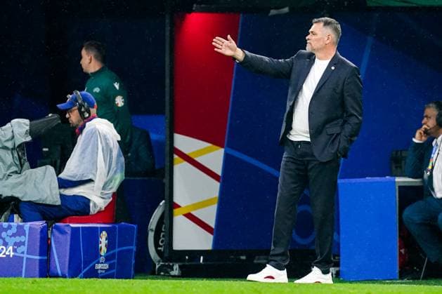 2024-06-18 Turkiye v Georgia - Group F - UEFA EURO, EM, Europameisterschaft,Fussball 2024 DORTMUND, GERMANY - JUNE 18: Coach Willy Sagnol of Georgia gestures during the Group F - UEFA EURO 2024 match between Turkiye and Georgia at BVB Stadion Dortmund on June 18, 2024 in Dortmund, Germany. (Photo by Joris Verwijst BSR Agency) Dortmund Germany Content not available for redistribution in The Netherlands directly or indirectly through any third parties. Copyright: xBSRxAgencyx