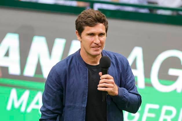 Mischa Zverev former tennis pro watches, TERRA WORTMANN Open 2024, Oscar Otte vs Alexander Zverev, Gerry Weber Stadium, 18 06 2024, Halle, Germany