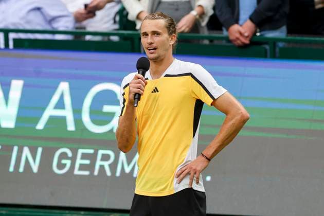 Alexander Zverev Germany watches, TERRA WORTMANN Open 2024, Oscar Otte vs Alexander Zverev, Gerry Weber Stadium, 18 06 2024, Halle, Germany