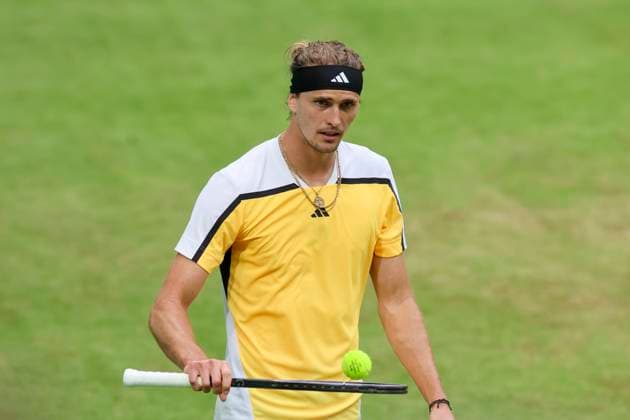 Alexander Zverev Germany watches, TERRA WORTMANN Open 2024, Oscar Otte vs Alexander Zverev, Gerry Weber Stadium, 18 06 2024, Halle, Germany
