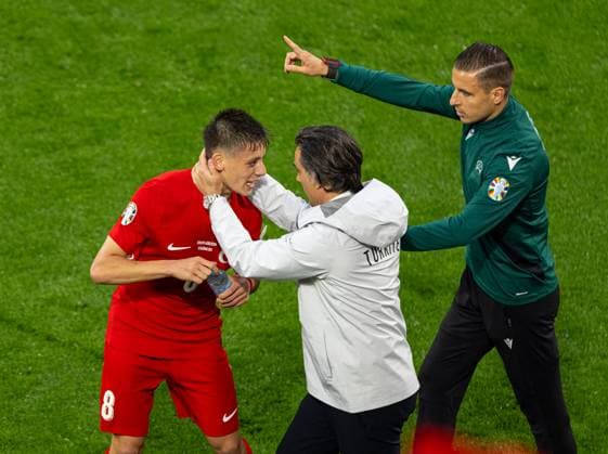 Football - UEFA EURO, EM, Europameisterschaft,Fussball 2024 - Group F - Turkey v Georgia DORTMUND, GERMANY - Tuesday, June 18, 2024: Turkey s Arda Güler celebrates with head coach Vincenzo Montella after scoring the second goal during the UEFA Euro 2024 Group F match between Turkey and Georgia at the Westfalenstadion. (Photo by David Rawcliffe Propaganda) DORTMUND Westfalenstadion NORTH RHINE-WESTPHALIA GERMANY  Copyright: xDavidxRawcliffex P2024-06-18-Turkey_Georgia-64