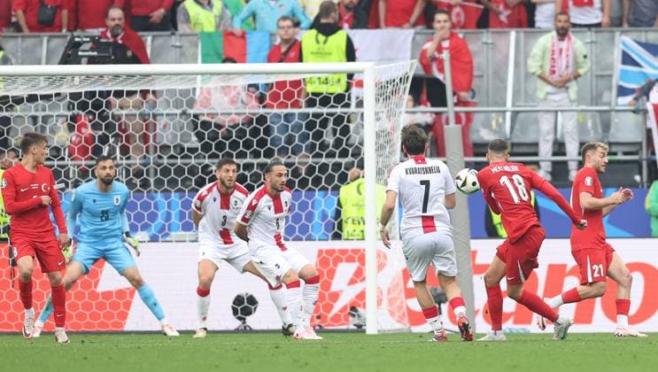 Mert Müldür of Türkiye scores a goal to make the score 1-0 Turkiye v Georgia, UEFA European Championship, EM, Europameisterschaft 2024, Group F, Football, BVB Stadion, Dortmund, Germany, 18 Jun 2024 EDITORIAL USE ONLY No use with unauthorised audio, video, data, fixture lists, club league logos or live services. Online in-match use limited to 120 images, no video emulation. No use in betting, games or single club league player publications.  Copyright: xPaulxCurrie Shutterstockx 14543470cb