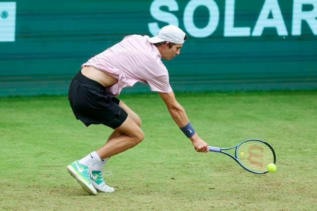 Henri Squire Germany controls the ball, TERRA WORTMANN Open 2024, Henri Squire vs Stefanos Tsitsipas, Gerry Weber Stadium, 18 06 2024, Halle, Germany