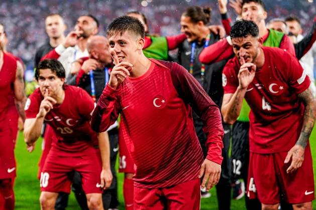 2024-06-18 Turkiye v Georgia - Group F - UEFA EURO, EM, Europameisterschaft,Fussball 2024 DORTMUND, GERMANY - JUNE 18: Arda Guler of Turkiye celebrates his sides win during the Group F - UEFA EURO 2024 match between Turkiye and Georgia at BVB Stadion Dortmund on June 18, 2024 in Dortmund, Germany. (Photo by Joris Verwijst BSR Agency) Dortmund Germany Content not available for redistribution in The Netherlands directly or indirectly through any third parties. Copyright: xBSRxAgencyx