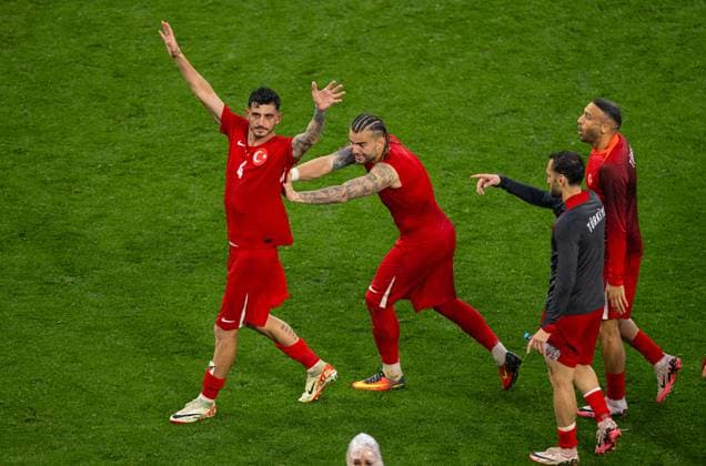 Football - UEFA EURO, EM, Europameisterschaft,Fussball 2024 - Group F - Turkey v Georgia DORTMUND, GERMANY - Tuesday, June 18, 2024: Turkey s Samet Akaydin celebrates after the UEFA Euro 2024 Group F match between Turkey and Georgia at the Westfalenstadion. Turkey won 3-1. (Photo by David Rawcliffe Propaganda) DORTMUND Westfalenstadion NORTH RHINE-WESTPHALIA GERMANY  Copyright: xDavidxRawcliffex P2024-06-18-Turkey_Georgia-86