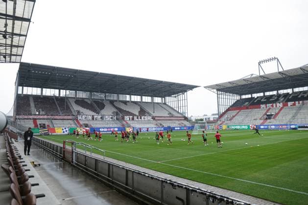 EURO 2024, Nationalteam Albanien, Training Albania Training Session: Group B - UEFA EURO, EM, Europameisterschaft,Fussball 2024 Players of Albania during Albanian National Football Team training session at Millerntor Stadium on June 18, 2024 in Hamburg, Germany. LukaxStanzl PIXSELL