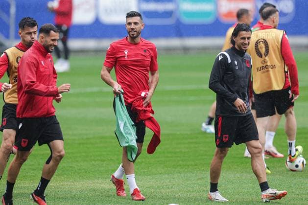 EURO 2024, Nationalteam Albanien, Training Albania Training Session: Group B - UEFA EURO, EM, Europameisterschaft,Fussball 2024 Klaus Gjasula of Albania during Albanian National Football Team training session at Millerntor Stadium on June 18, 2024 in Hamburg, Germany. LukaxStanzl PIXSELL