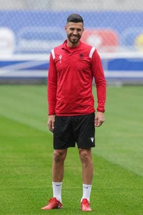 EURO 2024, Nationalteam Albanien, Training Albania Training Session: Group B - UEFA EURO, EM, Europameisterschaft,Fussball 2024 Klaus Gjasula of Albania during Albanian National Football Team training session at Millerntor Stadium on June 18, 2024 in Hamburg, Germany. LukaxStanzl PIXSELL