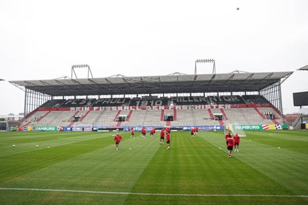 EURO 2024, Nationalteam Albanien, Training Albania Training Session: Group B - UEFA EURO, EM, Europameisterschaft,Fussball 2024 Players of Albania during Albanian National Football Team training session at Millerntor Stadium on June 18, 2024 in Hamburg, Germany. LukaxStanzl PIXSELL
