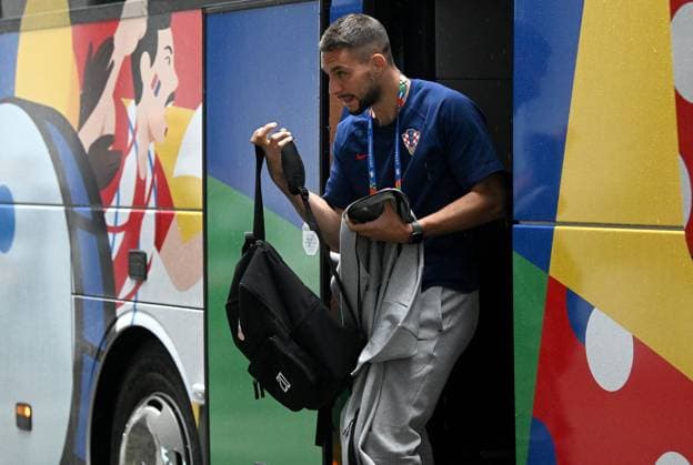 UEFA EURO, EM, Europameisterschaft,Fussball 2024: Croatia football players arrive in hoptel in Hamburg Marko Pjaca of Croatia arrive at hotel in Hamburg, Germany, on June 18, 2024. MarkoxLukunic PIXSELL