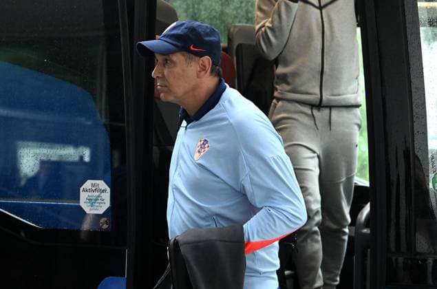 UEFA EURO, EM, Europameisterschaft,Fussball 2024: Croatia football players arrive in hoptel in Hamburg Coach of Croatia Drazen Ladic of Croatia arrive at hotel in Hamburg, Germany, on June 18, 2024. MarkoxLukunic PIXSELL