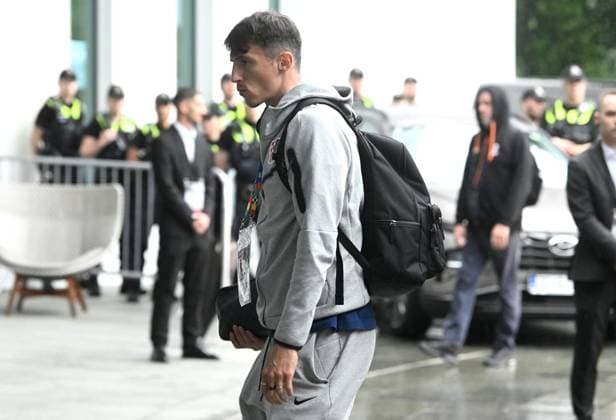 UEFA EURO, EM, Europameisterschaft,Fussball 2024: Croatia football players arrive in hoptel in Hamburg Ante Budimir of Croatia arrive at hotel in Hamburg, Germany, on June 18, 2024. MarkoxLukunic PIXSELL