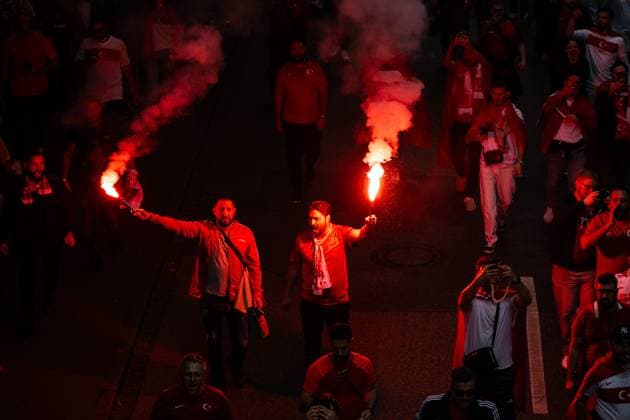 EURO 2024, Nationalteam Türkei, Fanmarsch zum Stadion in Dortmund Turkiye v Georgia: Group F - UEFA EURO, EM, Europameisterschaft,Fussball 2024 Fans of Turkey are marching to the arena prior to the match UEFA EURO 2024 group stage match between Turkiye and Georgia at Football Stadium Dortmund on June 18, 2024 in Dortmund, Germany. Dortmund Germany  Copyright: xHeshamxElsherifx originalFilename:elsherif-notitle240618_npDiM.jpg